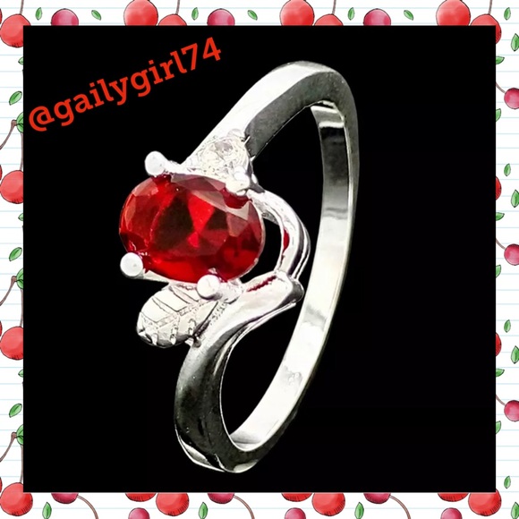 925 Silver Garnet Ring ~ Size 7.5 - Picture 5 of 6